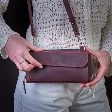 Burgundy Vintage Leather Zip Crossbody Wallet Clutch